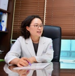 발톱무좀치료 재발 잦은 질환, 적극적인 관리 필요 [김지현 원장 칼럼]