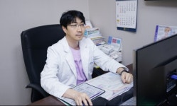 원인 모를 손가락 통증, 류마티스관절염 참지 말고 병원 가봐야 [이준희 원장 칼럼]