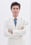 백내장 수술, 안전하게 하려면 정확한 검사가 필요 [김중훈 원장 칼럼]