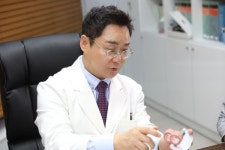 뇌졸중 전조증상 조기 발견 위해 뇌경색, 뇌출혈 원인 알아야 [박주홍 원장 칼럼]