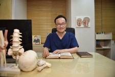 두드러기증상 피부가려움증과 간지러움 혈독 원인, 근본적 치료가 중요 [안경모 원장 칼럼]