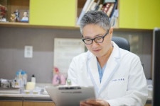 가을철 비염 주의해야… 한방 치료법과 예방책은? [이창훈 원장 칼럼]