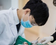 치과 임플란트 안정성 위해서는 시술 전 모의시술로 정확도 높여야 [전영돈 원장 칼럼]