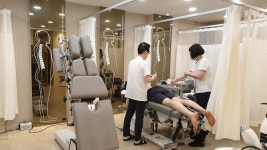 허리디스크 협착증으로 인한 허리통증, 추나요법 등 비수술적 치료로 개선 가능 [강봉석 원장 칼럼]