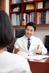 여성성형, 나이와 출산력 따라서 수술방법 달리해야 [정창원 원장 칼럼]