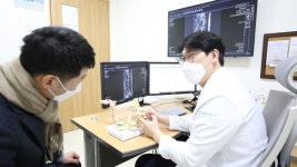 봄철 산행 조심하세요, 척추압박골절 주의보 [이제형 원장 칼럼]