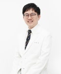 모발이식, 탈모치료 목적이라면 모발 및 두피상태까지 충분한 상담 나눠야 [최현용 원장 칼럼]