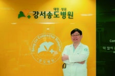 초기 치질증상, 항문질환 완화에 도움되는 올바른 좌욕습관 [김칠석 원장 칼럼]