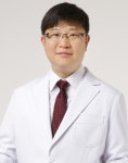 오랜 목 뻐근함, 목디스크일 수 있다 [이준성 원장 칼럼]