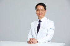 팔꿈치 통증 유발... 테니스엘보 방치하면 만성화로 이어져 [최훈휘 원장 칼럼]