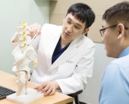 허리디스크, 젊은 층 발병률 증가…잘못된 자세가 원인 [강항기 원장 칼럼]