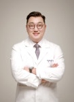 손목 저릿하고 통증 느껴지면, 손목터널증후군 의심 [최재호 원장 칼럼]