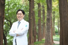 봄철 다이어트 시작, 잘못된 방법은 색소성양진의 원인될 수도 [박치영 원장 칼럼]