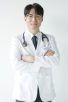 봄철 황사와 미세먼지로 인한 비염 원인과 치료법은? [황준하 원장 칼럼]