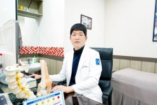 여름철 무리한 레포츠로 인한 통증 주의, 도수치료 도움 [이병찬 원장 칼럼]