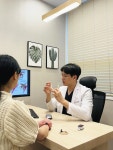 안면비대칭, 턱관절 문제와 의학적 불편감 해소 위해 적극 치료 필요 [신동윤 원장 칼럼]