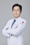 목 통증, 단순 근육통 아닌 목디스크일 수도…초기에 치료해야 [김병화 원장 칼럼]