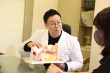 돌발성 난청 치료, 한의학적 접근 통해 개선 [이동진 원장 칼럼]