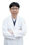잦은 허리 통증에 걷기 힘들다면, 척추관협착증 의심 [박정일 원장 칼럼]