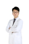 거북목과 일자목, 방치 땐 목디스크로 악화될 수도 [양준환 원장 칼럼]