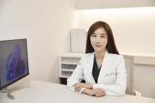 단순히 채우는 시대 끝...리쥬비엘 필러 핵심은 얼굴 구조 맞춤 [김자영 원장 칼럼]