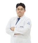 중년 여성들에게 잘 생기는 만성 어지럼증, 꾸준한 치료로 개선 가능 [박종민 원장 칼럼]