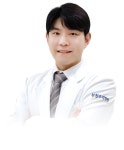 팔이 잘 안 올라간다면? 오십견뿐 아니라 어깨 관절염도 점검해야 [이진혁 과장 칼럼]