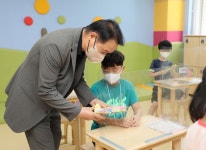 임태희 교육감 전문성에 집중...초등돌봄교실 전담부서 명확히