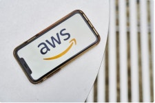 아마존웹서비스(AWS), AI 사업 강화...AI개발자 위한 AI툴 제공