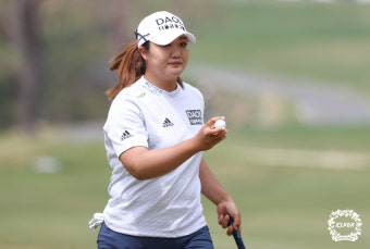 무서운 '루키' 유해란, LPGA 투어 데뷔전 3R 공동 2위…보기 없이 8언더파