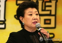 원로가수 현미 별세…향년 85세