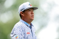 임성재, PGA 투어 PO 2차전 1R 공동 12위…선두 매킬로이와 3타 차