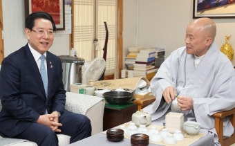 김영록 전남지사, 순천 선암사서 불교 유산 관리 구상