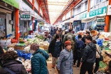 [포토] 포항 죽도재래시장, 설 대목 맞아 인파 북적