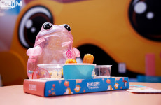 [가봤다] MZ세대-X세대까지 모두 모여라...전세대 아우르는 하이트진로 진로골드 팝업스토어