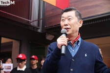 김홍국 하림 회장 맥시칸 냉동치킨, 냉장육 사용으로 차별화