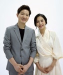 이지애-김정근 아나운서 부부, 세종학당재단과 ‘엉터리 한국어’ 바로 잡는다