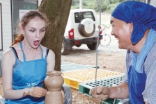 [한자뉴스] 강진청자축제 물레 체험 현장… 4일까지 열려