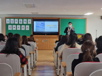 강사 오대교, 서울 금성초등학교 학부모 연수에서 ‘강남엄마의 교육전략’ 강연회