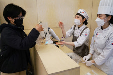 개인창업시대를 맞이하여 학생들이 직접 베이커리매장을 운영하는 제과제빵대학