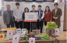 경산과학고, 논문대상 상금 나눔 실천…학생·교사, 지역아동센터에 도서·간식 기탁