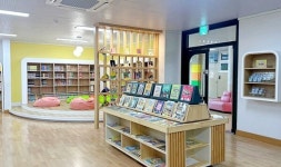 원주시 태봉초등학교 병설유치원, 디지털 도서관 구축…로봇 고양이와 함께하는 새로운 독서 경험 제공