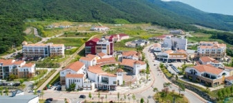 아이쿱생협x자연드림, 생활치유플랫폼으로 유통 한파 정면 돌파 괴산 로움 3관 성장세