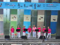 사계절 중 여름에 맞는 예술 작품 한 가득