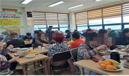 제주시 이호동 동마을경로당 새해 첫 날 떡국 제공