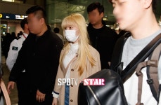 [포토S] 여자친구 예린, 안경 몰카 사건 이후 철통 경호 받으며