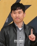 [포토S] 포즈 취하는 남태진 감독