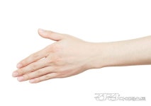 은근히 신경쓰이는 손톱 질환과 관리법