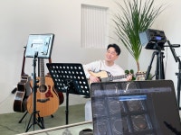 누구나 쉽게 기타를 배우고 연주를 할 수 있도록