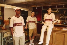 리복, 커피 입은 블록코어룩! 카멜 커피와 콜라보 의류 컬렉션 출시